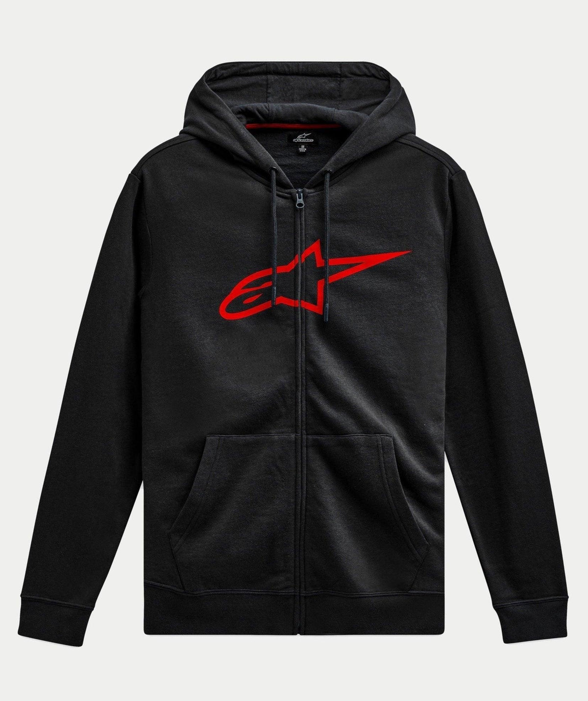 Alpinestars Ageless Zip V3 Hoodie, bluza streetwearowa, czarna z dużym czerwonym logo Alpinestars na piersi, zamek z przodu, kaptur ze sznurkiem, długie rękawy, ściągacze przy mankietach i na dole