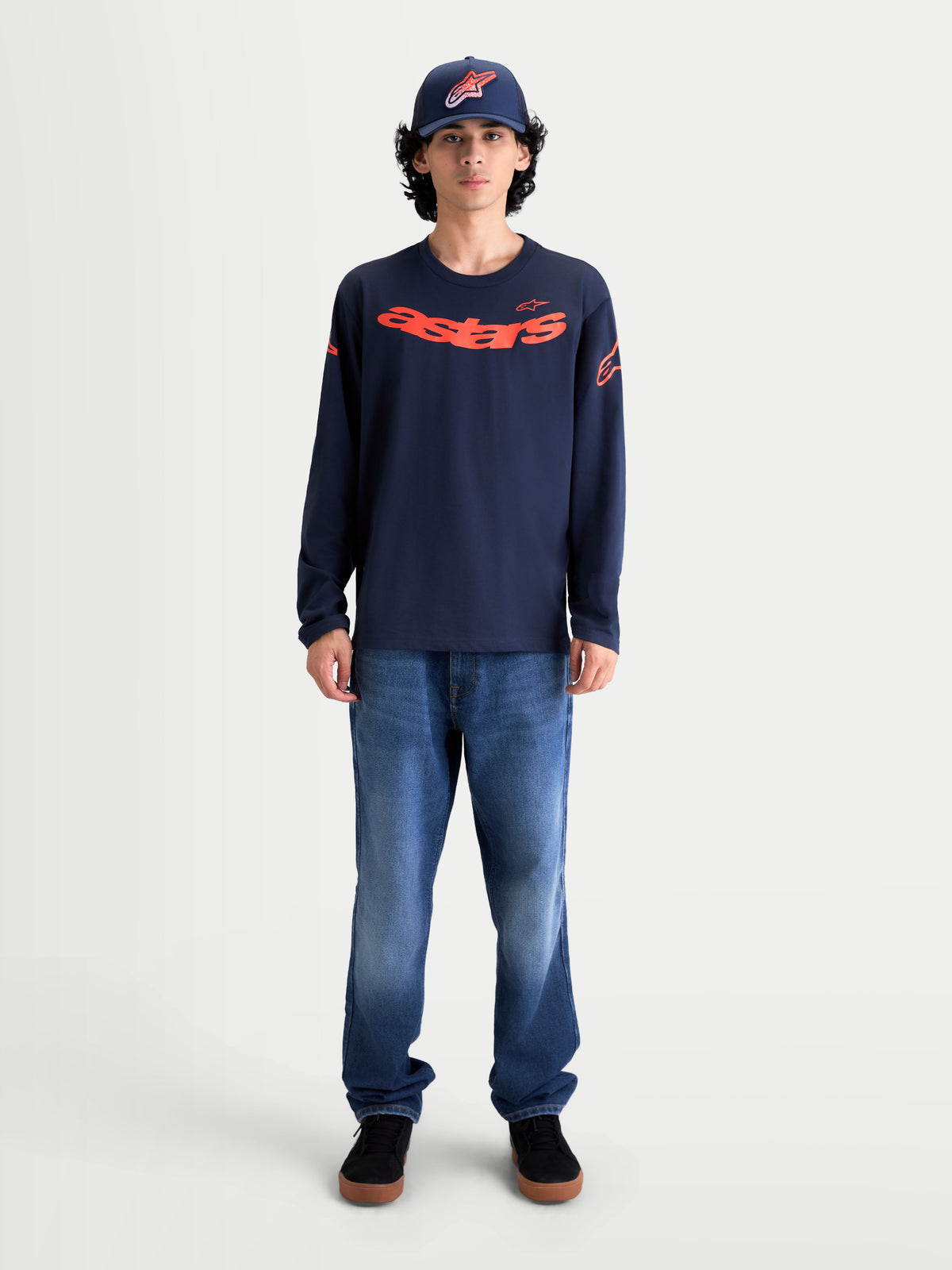 Alpinestars Velocifier CSF, koszulka sportswear z długim rękawem, granatowa z czerwoną zakrzywioną grafiką Astars na piersi i logo na ramionach, męska odzież codzienna w stylu motorsport