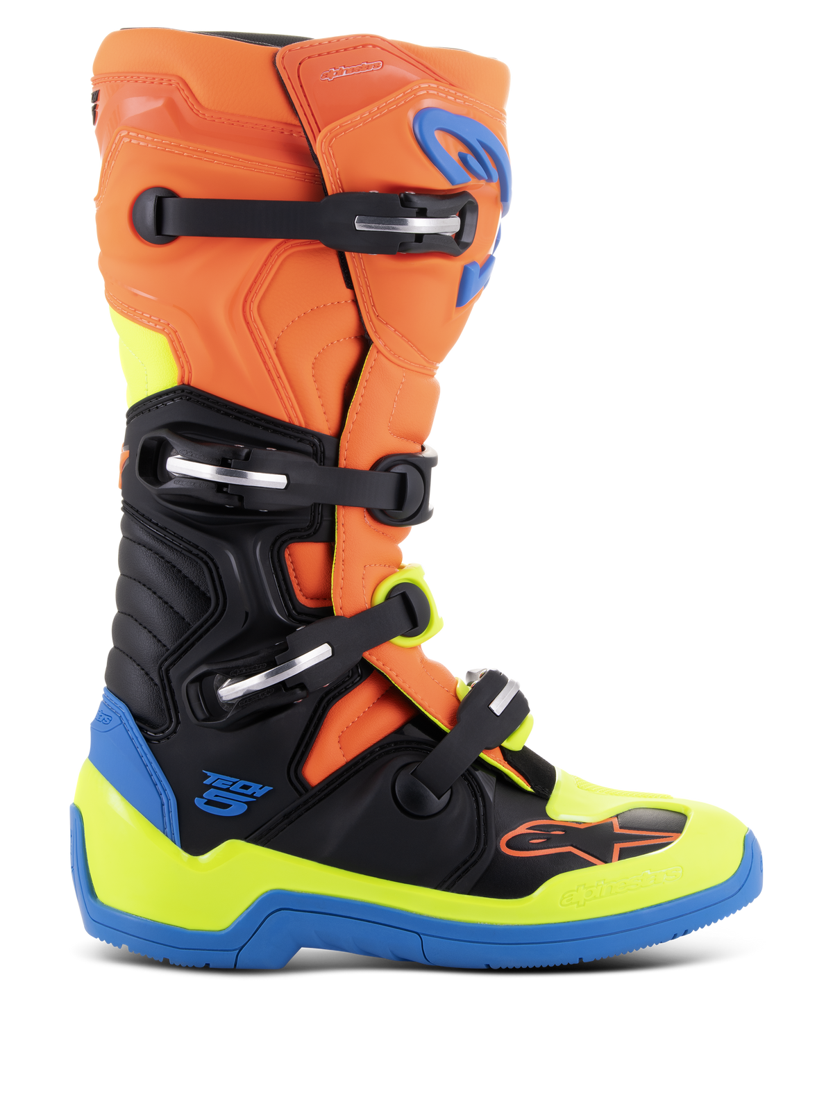 Buty Alpinestars Tech 5, buty motocrossowe, pomarańczowy fluo, niebieski Enamel Blue i żółty fluo z czarnym, wyposażone w system czterech klamer, konstrukcję z mikrofibry z biomechanicznym przegubem oraz wzmocnioną niebieską podeszwę.