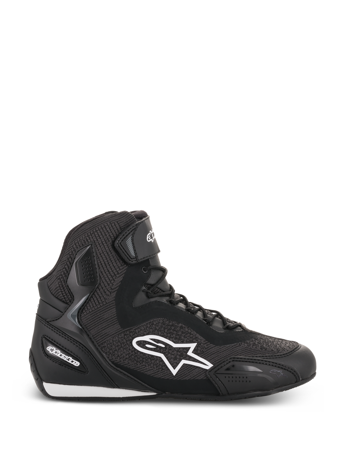 Alpinestars Faster-3 Rideknit Shoes, czarne wysokie buty motocyklowe, białe logo z gwiazdą, teksturowana konstrukcja z dzianiny i siateczki mesh, sznurowane zapięcie z paskiem na kostce, wzmocniona pięta i palce, niskoprofilowa podeszwa z białymi akcentami