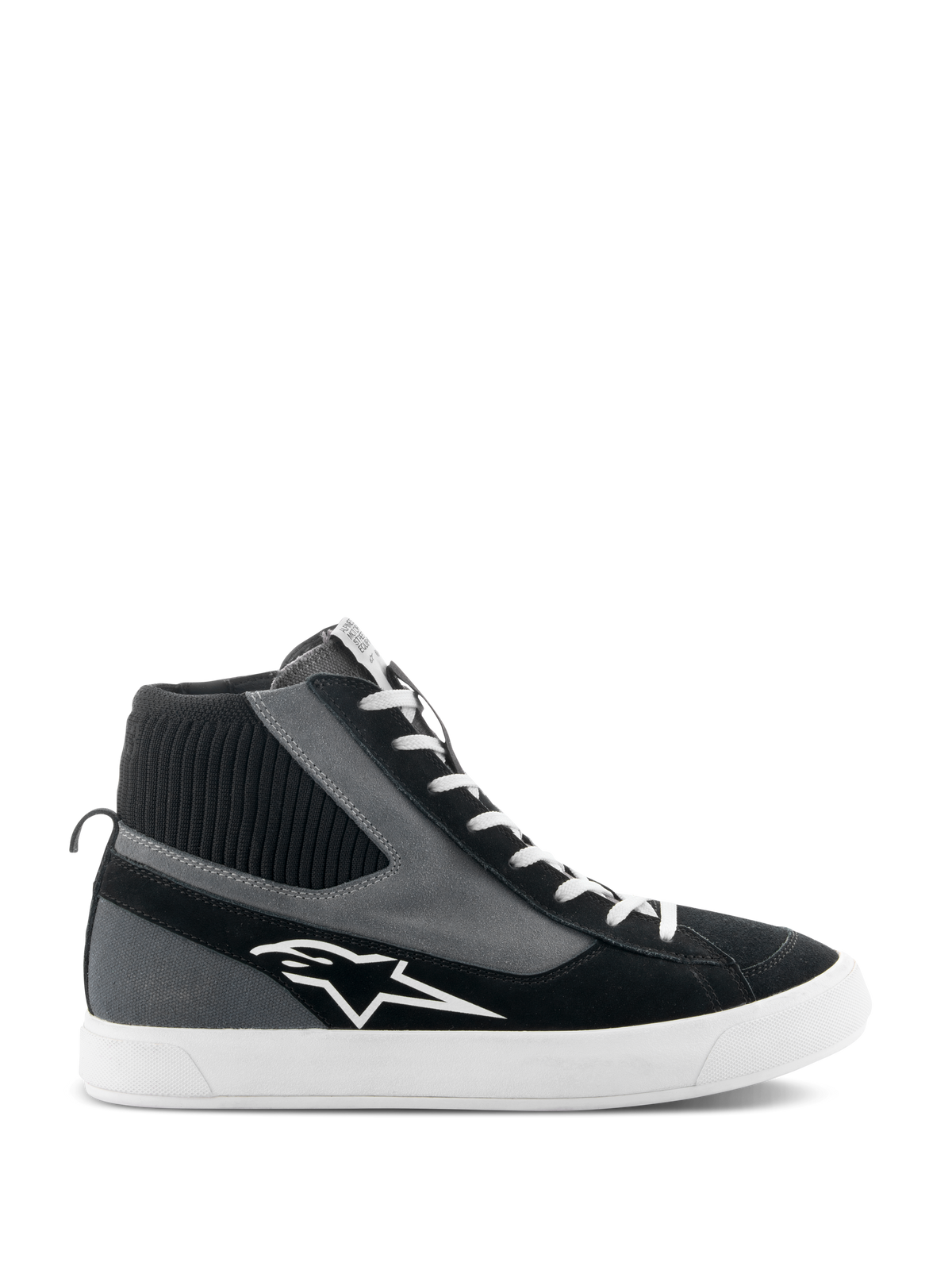 Alpinestars Stated Shoes, wysokie buty motocyklowe, czarno-szaro-białe, białe logo w kształcie gwiazdy, biała wulkanizowana gumowa podeszwa, prążkowany dzianinowy kołnierz wokół kostki i białe sznurówki, miejski styl uliczny
