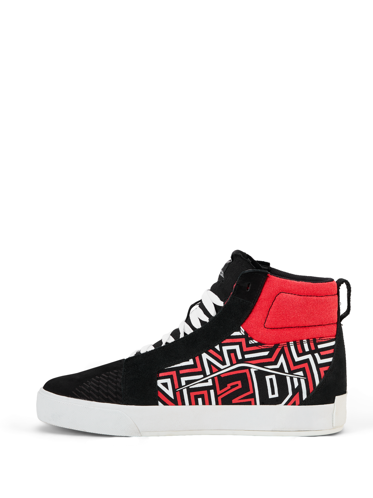Alpinestars FQ20 Ride-63 Canvas Shoes, wysokie buty motocyklowe, czarno-białe z jaskrawoczerwonymi elementami, stylizowany wzór graficzny z boku, białe sznurowadła i gruba biała wulkanizowana podeszwa, swobodny design w stylu skate do jazdy miejskiej