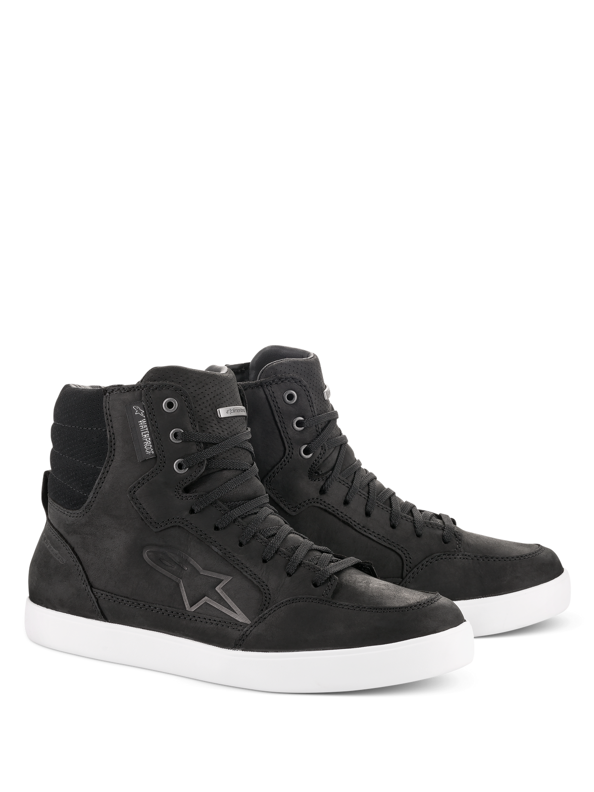 Alpinestars J-6 Waterproof Shoe, buty motocyklowe, czarno-białe, wysoka konstrukcja typu sneakers, skóra premium z sznurowanym zapięciem, biała gumowa podeszwa, z logo Astar i metką waterproof, miejski styl casual do jazdy szosowej