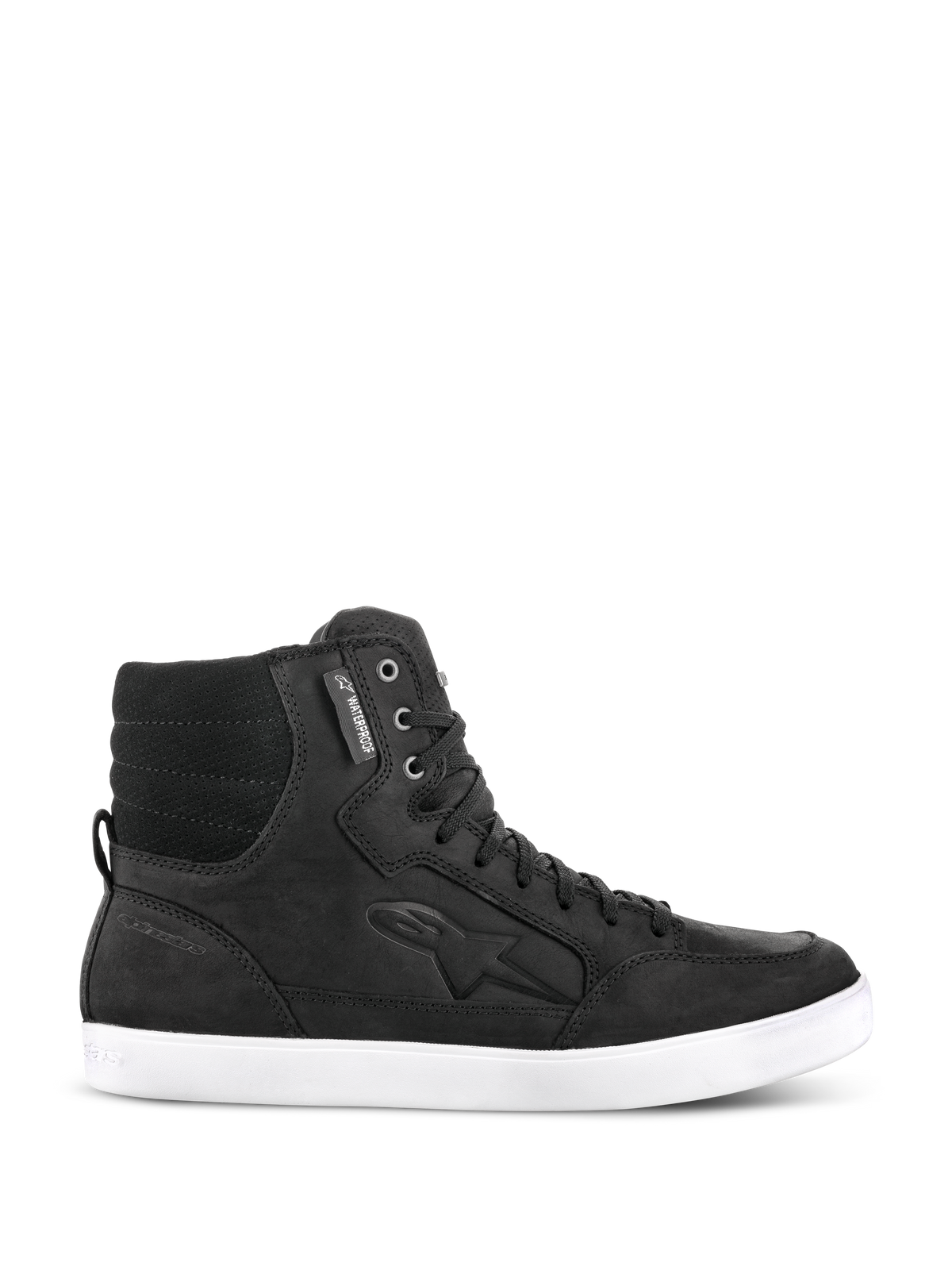 Buty Alpinestars J-6 Waterproof, czarne miejskie sneakersy do jazdy, wysokie skórzane obuwie motocyklowe z białą płaską podeszwą, pikowana wyściółka na kostce, metalowe przelotki, metka waterproof, wytłoczone logo z boku, design inspirowany stylem ulicznym do codziennego użytku