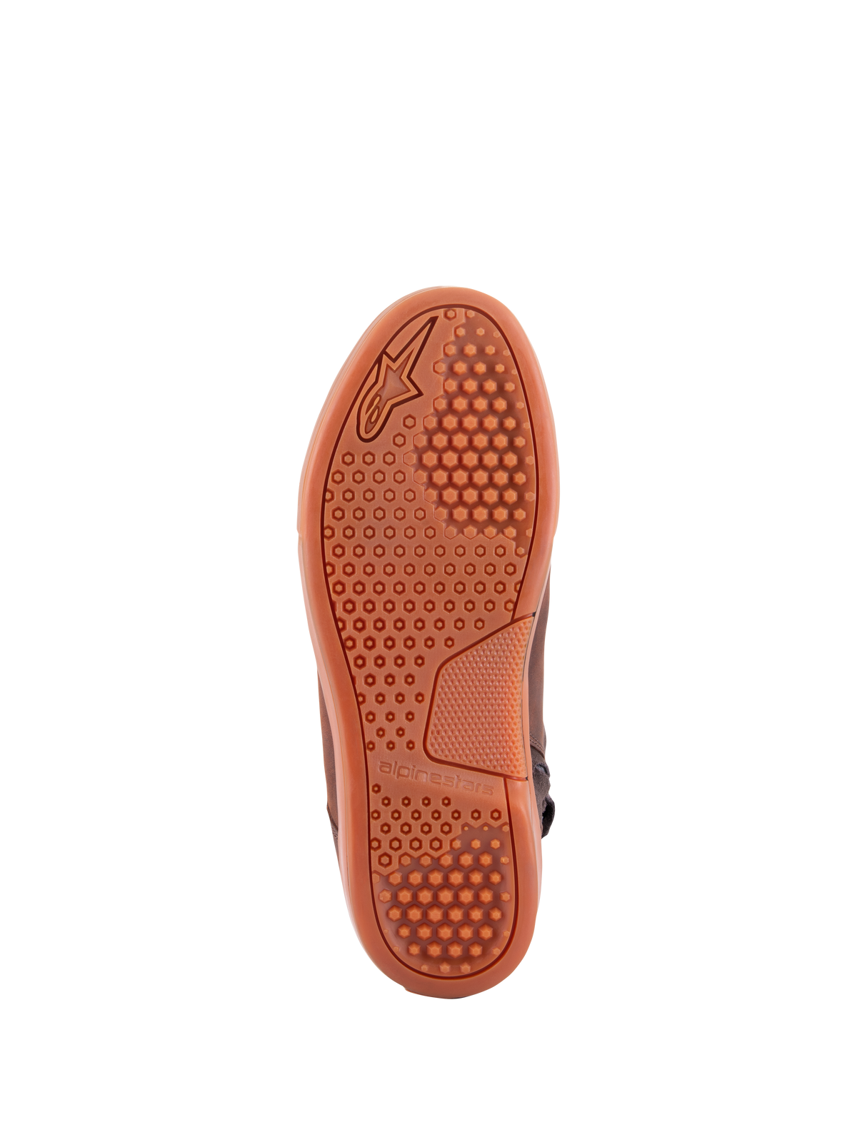 Alpinestars Chrome Crafted Drystar®, Brown Gum, widok od spodu przedstawiający gumową podeszwę z sześciokątnym wzorem bieżnika i wytłoczonym logo Alpinestars, miejskie obuwie motocyklowe