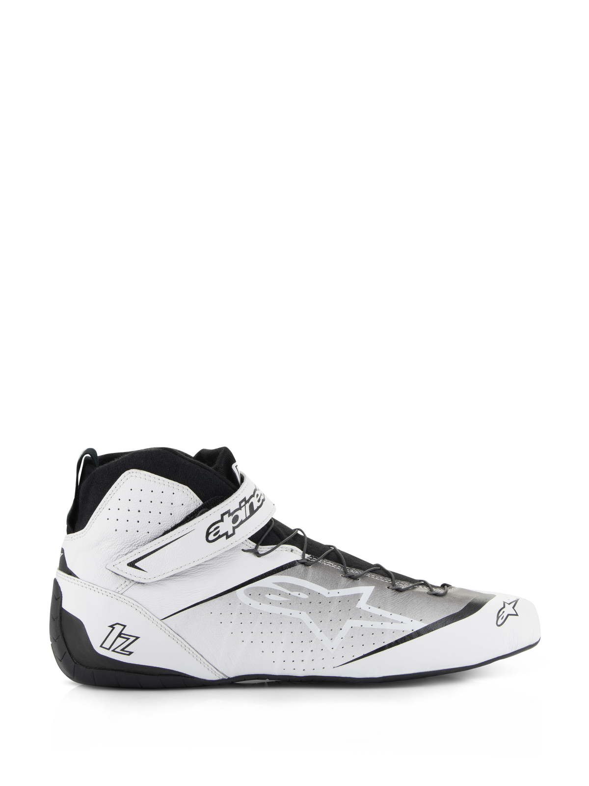 Alpinestars Tech-1 Z V3 Shoes FIA, buty wyścigowe samochodowe, białe i czarne, wysoki fason z cholewką z perforowanej skóry, zapięcie na pasek z logo Alpinestars, cienka gumowa podeszwa zapewniająca czucie pedałów, smukły profil sportowy