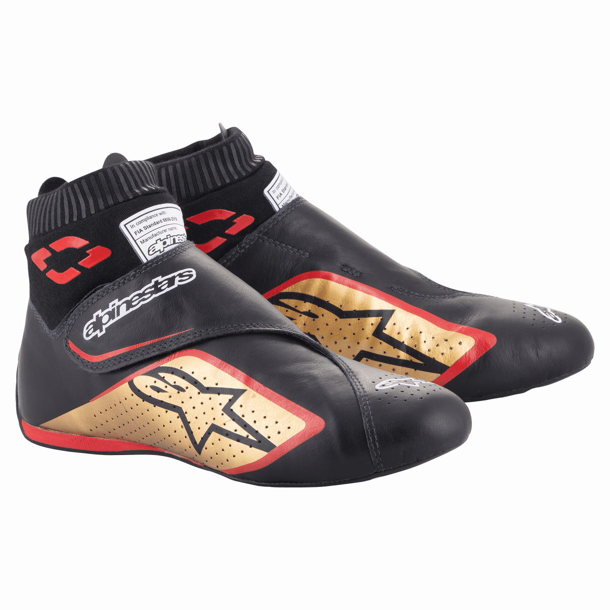 Alpinestars Supermono V2 Shoes FIA, buty wyścigowe, czarno-złoto-czerwone, ultralekka skórzana konstrukcja, złote logo gwiazdy z czerwonymi obwódkami, elastyczny kołnierz typu skarpetka i zapięcie na rzep