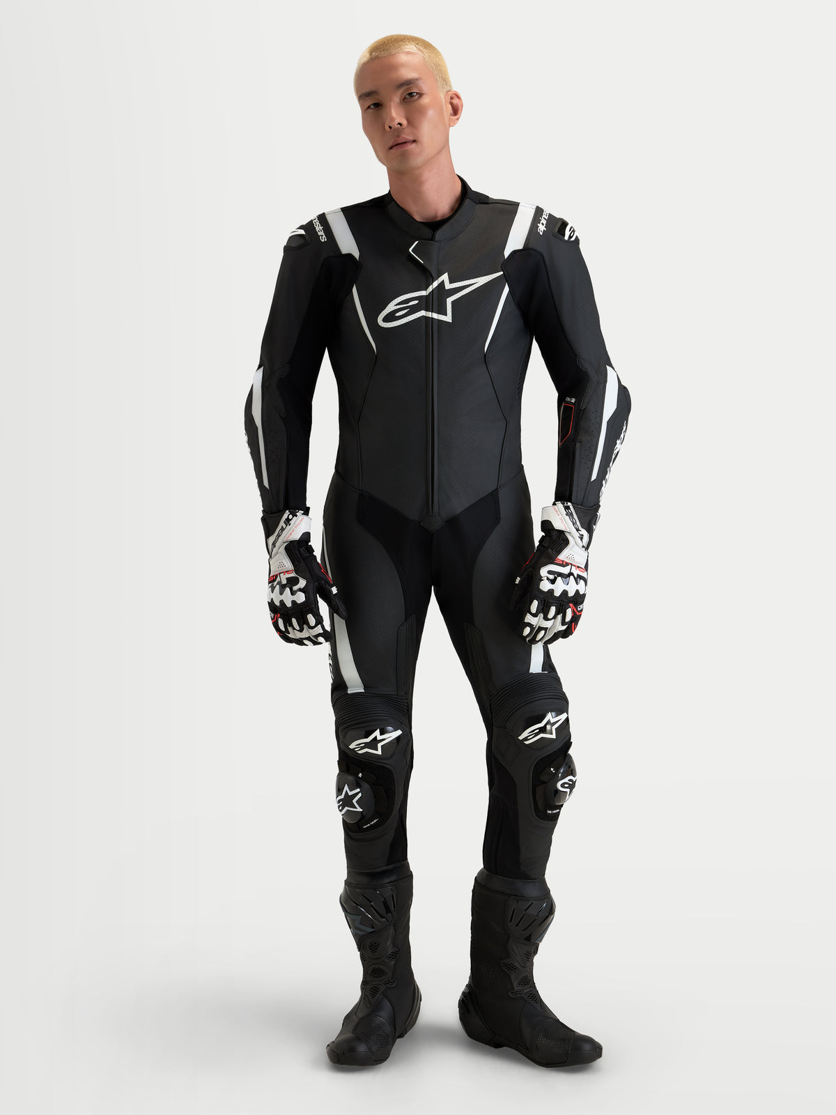 Alpinestars Missile V3, jednoczęściowy męski skórzany kombinezon wyścigowy, czarno-biały, z certyfikatem CE i zintegrowaną ochroną DFS ST, na modelu