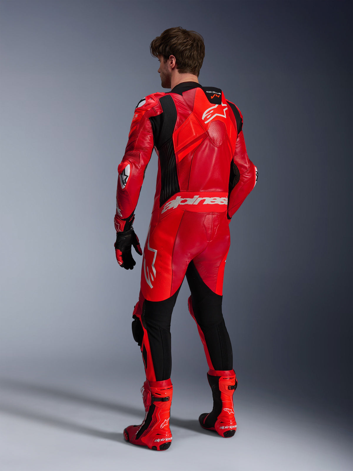 Alpinestars GP Plus V4 Sprint, męski skórzany kombinezon wyścigowy, czerwony i czarny, z garbem aerodynamicznym, gotowy na system Tech-Air, certyfikat CE AAA.