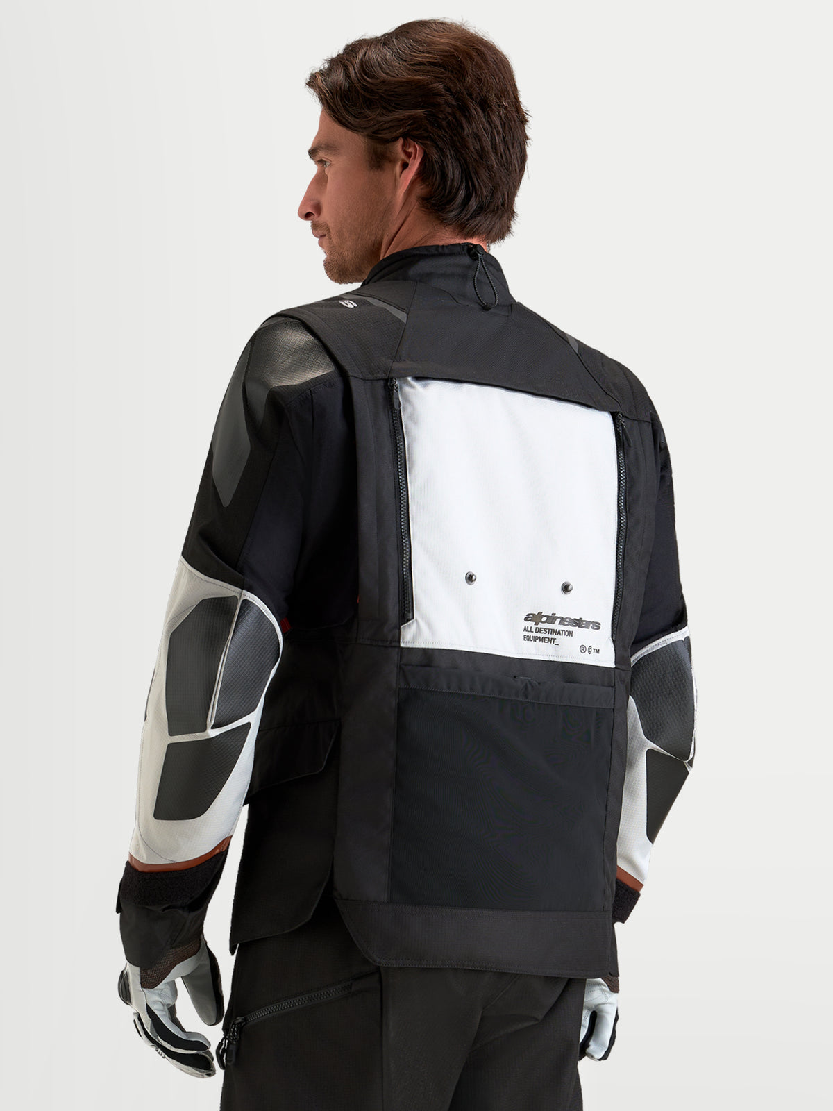 Alpinestars Harok V2 Drystar, męska kurtka motocyklowa turystyczna, ciemnoszara, lodowoszara i czarna, widok z tyłu na model