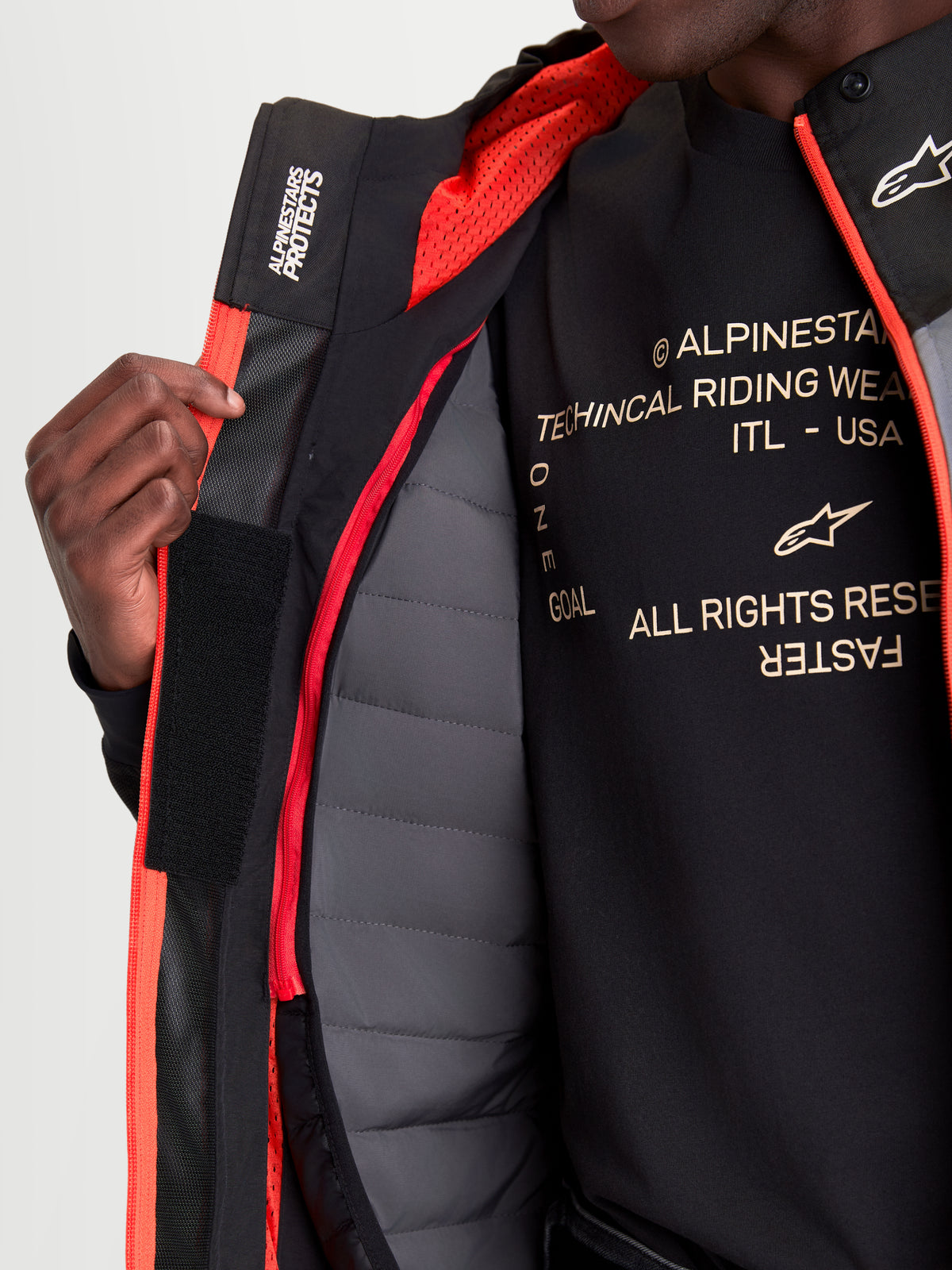 Alpinestars Morfex Parka WP kurtka motocyklowa męska w kolorze szarym i czarnym, zbliżenie pokazujące wnętrze z termiczną kamizelką, siateczkową podszewką i modularną konstrukcją
