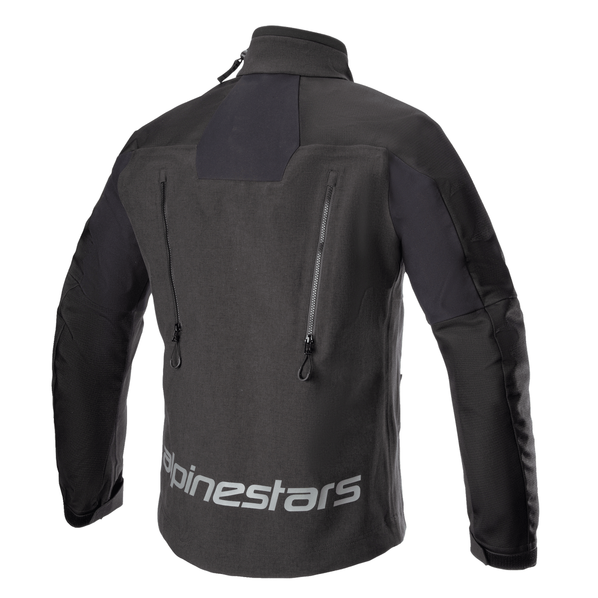 Alpinestars Hyde XT Drystar® XF Jacket, kurtka motocyklowa, czarna, widok z tyłu z dużym odblaskowym logo Alpinestars w dolnej części pleców, dwa pionowe otwory wentylacyjne z zamkami oraz teksturowane panele ripstop