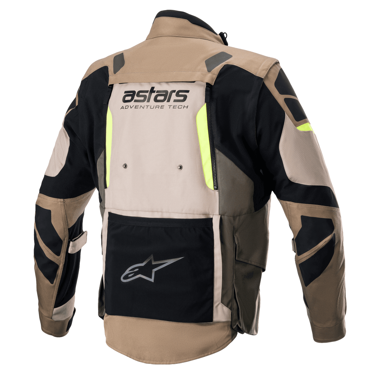 Kurtka Alpinestars Halo Drystar®, widok z tyłu, kolory ciemne khaki i piaskowy z neonowożółtymi akcentami, motocyklowa kurtka turystyczna adventure z dużym panelem wentylacyjnym na plecach, branding „astars ADVENTURE TECH” oraz czarna dolna kieszeń użytkowa.