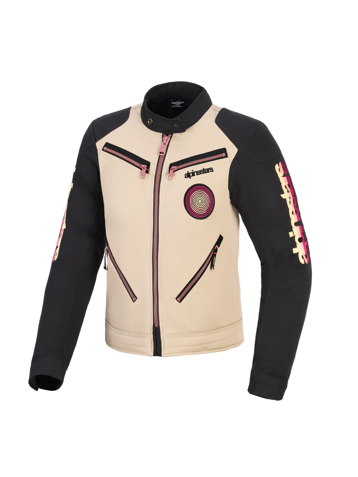 Alpinestars Stella Grace Jacket, damska kurtka motocyklowa, aluminiowa i czarna z różowymi akcentami przy zamkach, widok z przodu przedstawiający design inspirowany miejską odzieżą roboczą, spiralna naszywka Oscar na piersi, logo Alpinestars na rękawach.