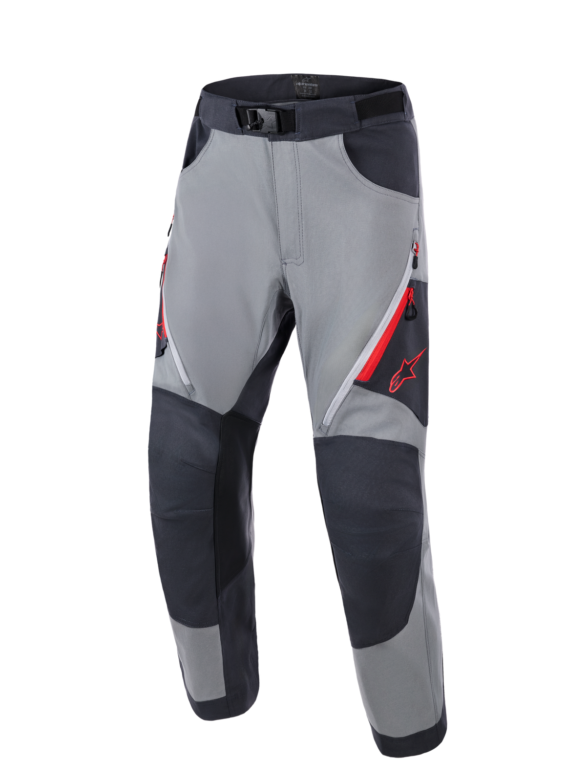 Alpinestars Maxdura Dual Pants, spodnie motocyklowe adventure, ciemnoszare i grafitowe, wzmocnione panele na kolanach, czerwone otwory wentylacyjne na zamki na udach, czerwone logo Astars, regulowany pas z klamrą magnetyczną, przeznaczone do jazdy dual-sport