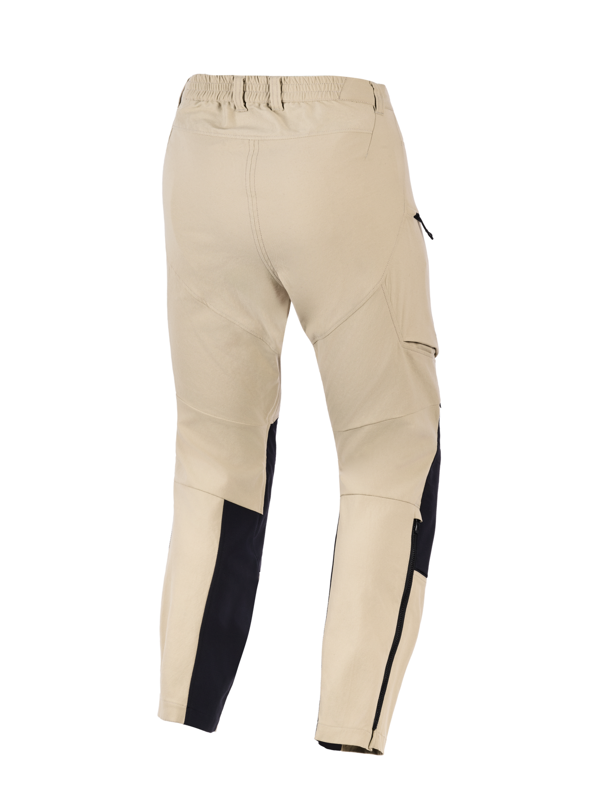 Alpinestars Woman Stella Flex-AST Explorer Pants, damskie spodnie motocyklowe adventure, kolor piaskowy i czarny, widok z tyłu przedstawiający elastyczny pas, boczne kieszenie cargo oraz wzmocnione panele dolnej części nogawek z zamkami, zaprojektowane do jazdy w ciepłe dni