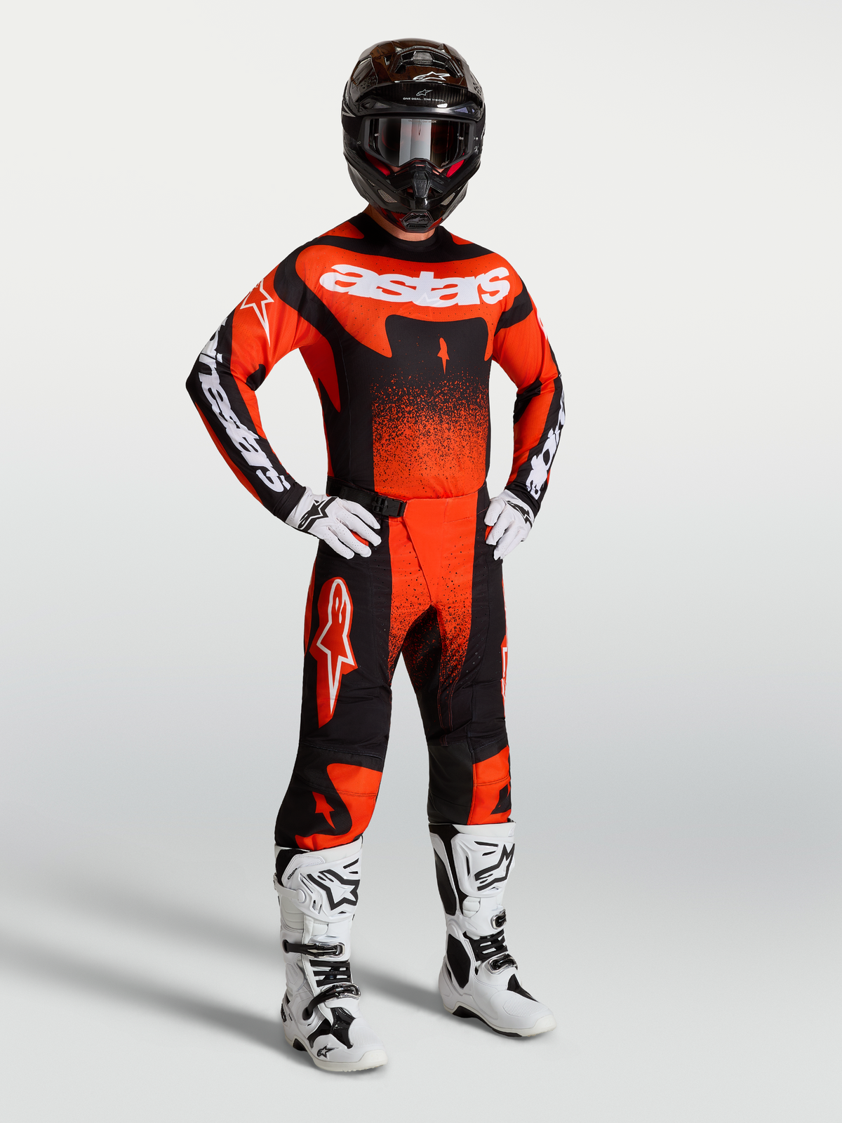 Alpinestars Techstar Swan, męski zestaw odzieży motocrossowej, czerwony, czarny i biały, profesjonalny komplet wyścigowy do jazdy off-road z kaskiem i butami