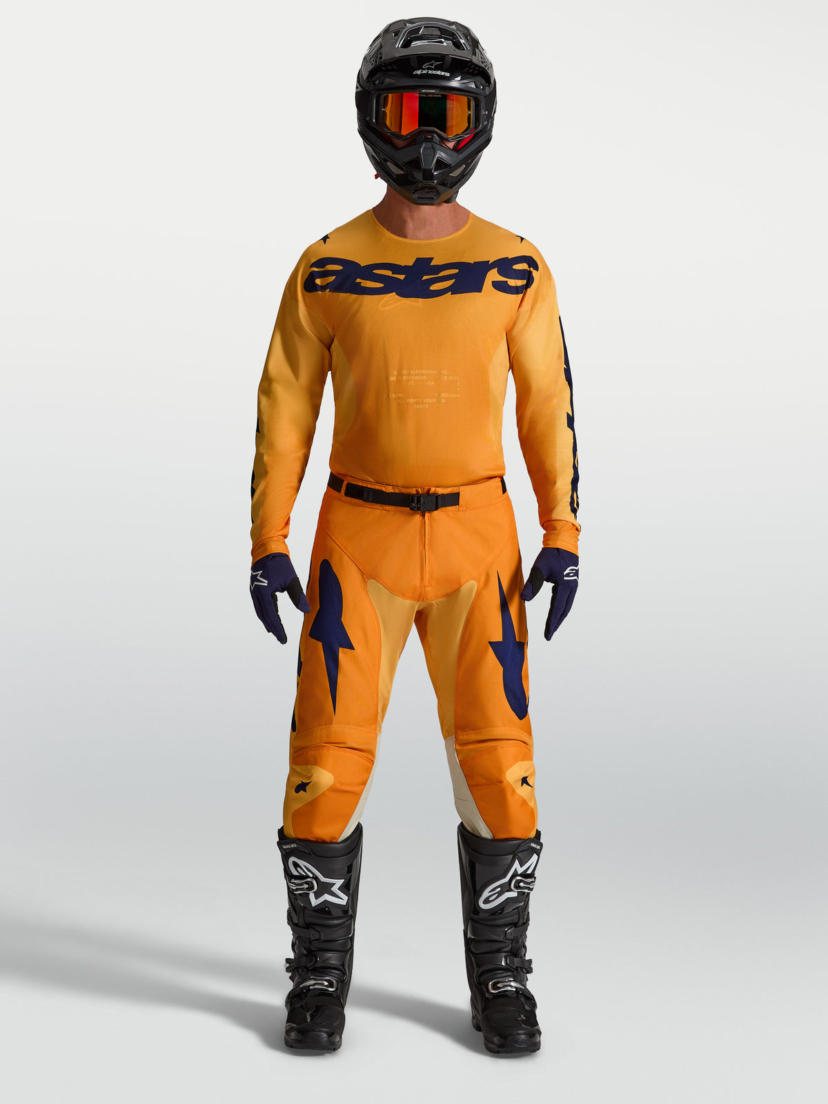 Alpinestars 2027 Racer Amber gear set i spodnie, pomarańczowy i granatowy zestaw wyścigowy MX z koszulką i butami.