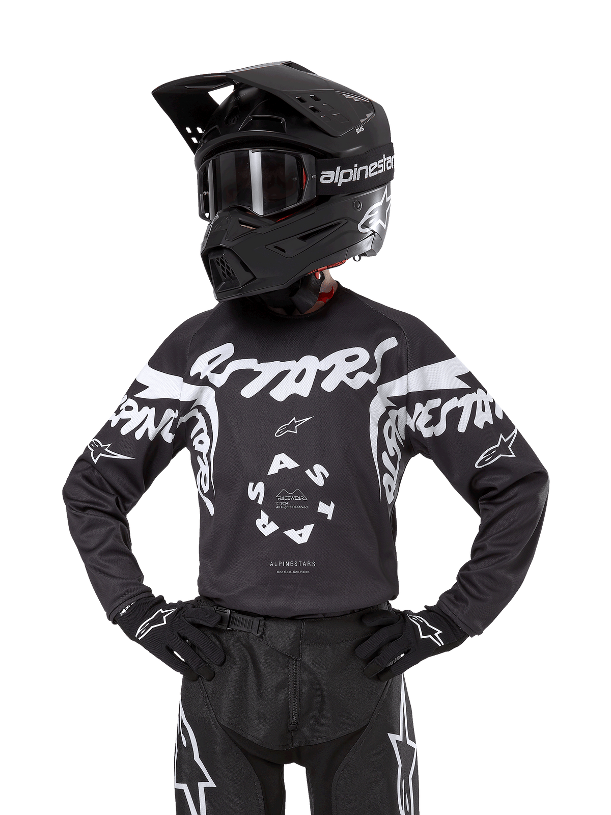 Alpinestars Youth 2024 Racer Hana Jersey, młodzieżowa koszulka motocrossowa, czarna z białymi grafikami "Astars" i "Alpinestars", centralny logotyp, model w czarnym kasku, goglach i rękawicach
