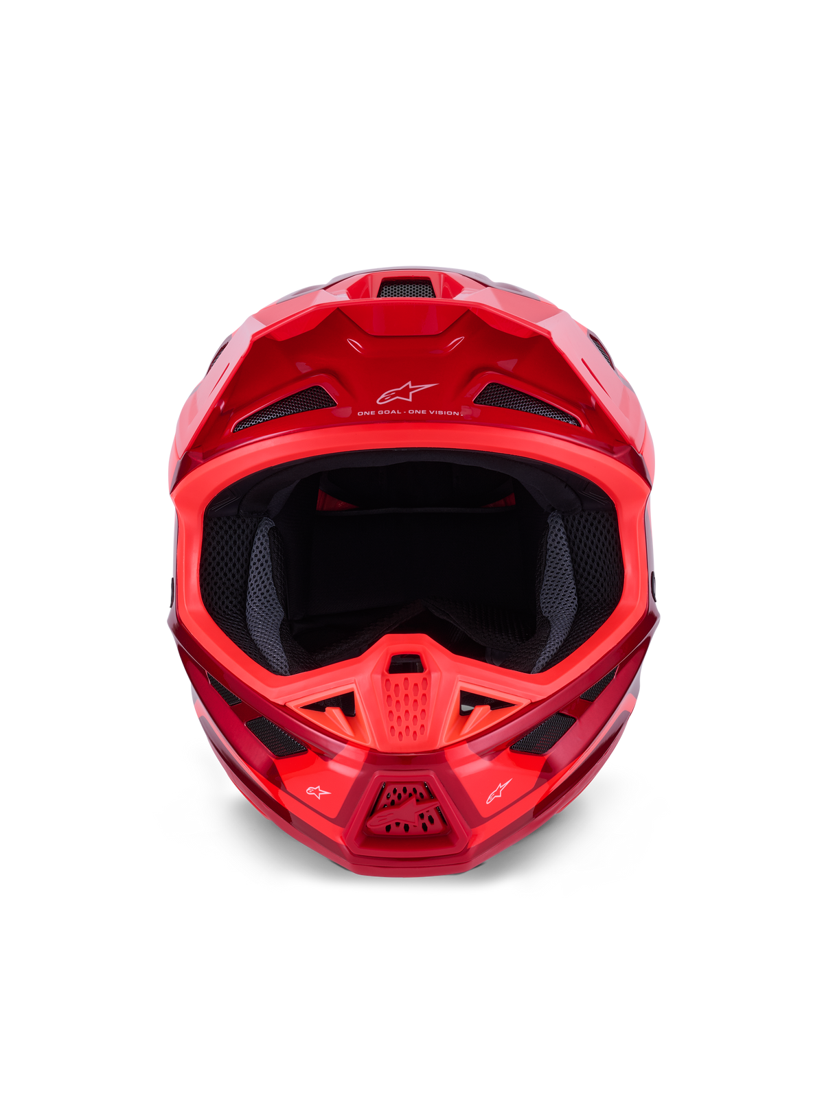 Kask Alpinestars S-M7 Core, kask motocrossowy, czerwony z połyskiem, widok z przodu ukazujący liczne otwory wlotowe i aerodynamiczny design, logo Astars na daszku i osłonie szczęki, profesjonalny sprzęt do wyścigów off-road