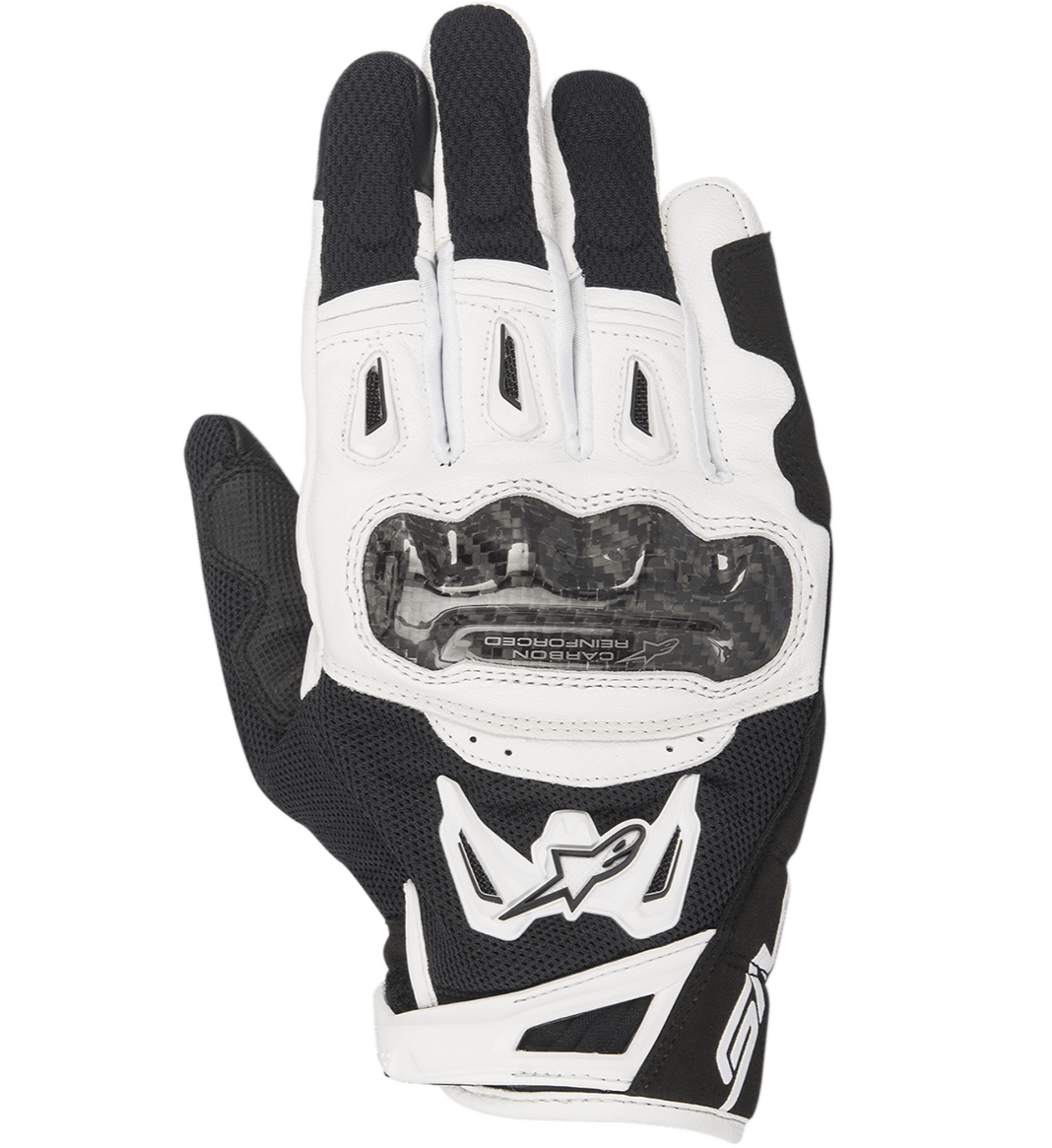 Alpinestars SMX-2 Air Carbon V2, rękawice motocyklowe, czarno-białe, z osłoną kostek wzmocnioną włóknem węglowym, panele z technicznej siatki 3D dla wentylacji, konstrukcja skórzano-tekstylna, krótki mankiet z białym logo Alpinestars