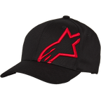 Alpinestars Corp Shift 2 Curved Brim, czapka z daszkiem typu baseball, czarna z dużym czerwonym płasko haftowanym logo gwiazdy na przednim lewym panelu, zakrzywiony daszek Flexfit, konstrukcja sześciopanelowa, codzienne nakrycie głowy inspirowane sportami motorowymi