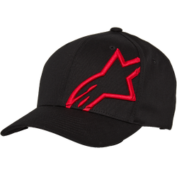 Alpinestars Corp Shift 2 Curved Brim, czapka z daszkiem typu baseball, czarna z dużym czerwonym płasko haftowanym logo gwiazdy na przednim lewym panelu, zakrzywiony daszek Flexfit, konstrukcja sześciopanelowa, codzienne nakrycie głowy inspirowane sportami motorowymi