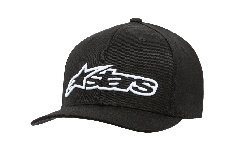 Alpinestars Blaze Flexfit Hat, czarna czapka baseballowa z białym haftowanym logo 3D, zakrzywiony daszek, strukturalna sześciopanelowa korona z otworami wentylacyjnymi, codzienne nakrycie głowy w stylu motorsportowym