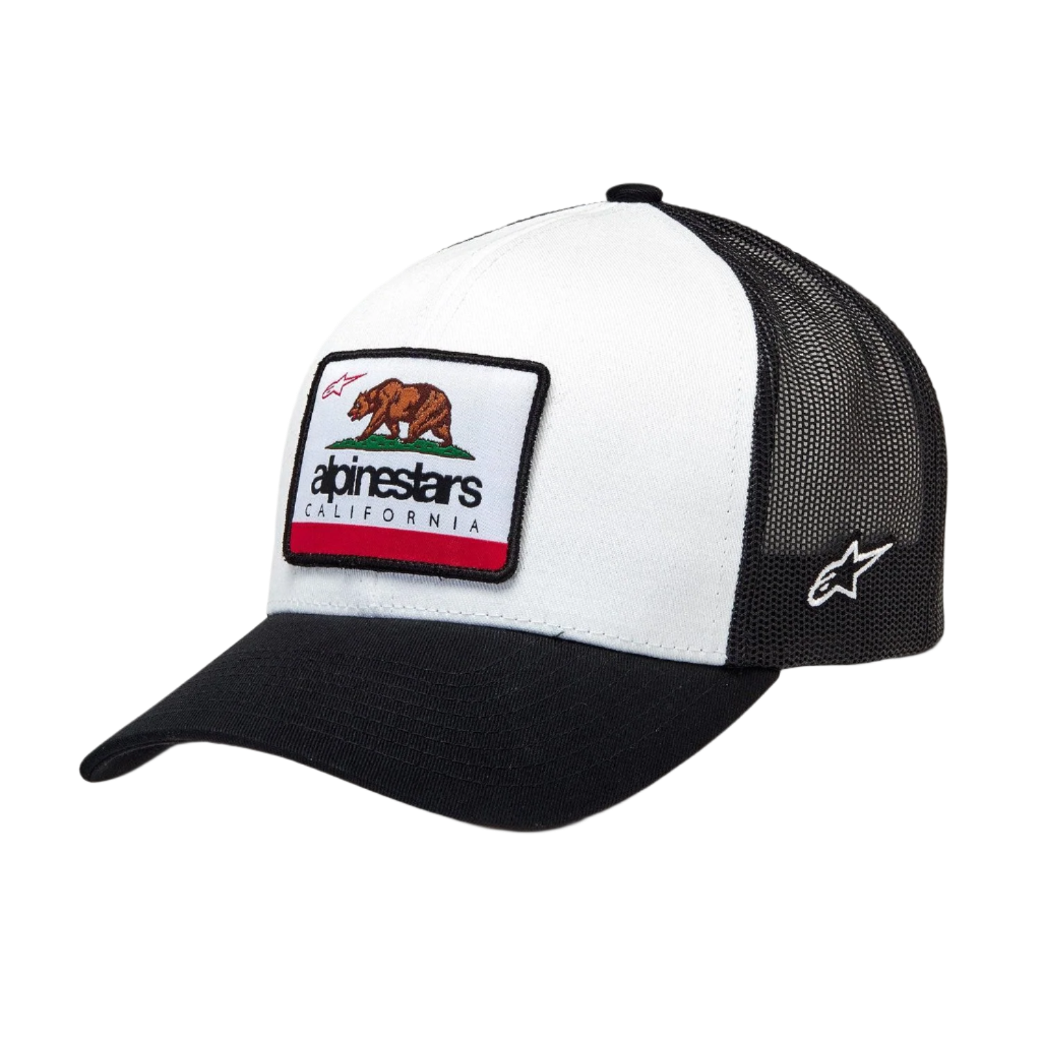 Alpinestars Cali 2.0 Hat, biało-czarna czapka z daszkiem typu trucker, zakrzywiony daszek z usztywnioną koroną, tkana naszywka z niedźwiedziem kalifornijskim i logo Alpinestars, czarna siateczka z tyłu, casualowy styl motorsportowy