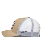 Alpinestars Cali 2.0 Hat, czapka z daszkiem typu trucker, piaskowa i biała, siateczkowy tył i zakrzywiony daszek.