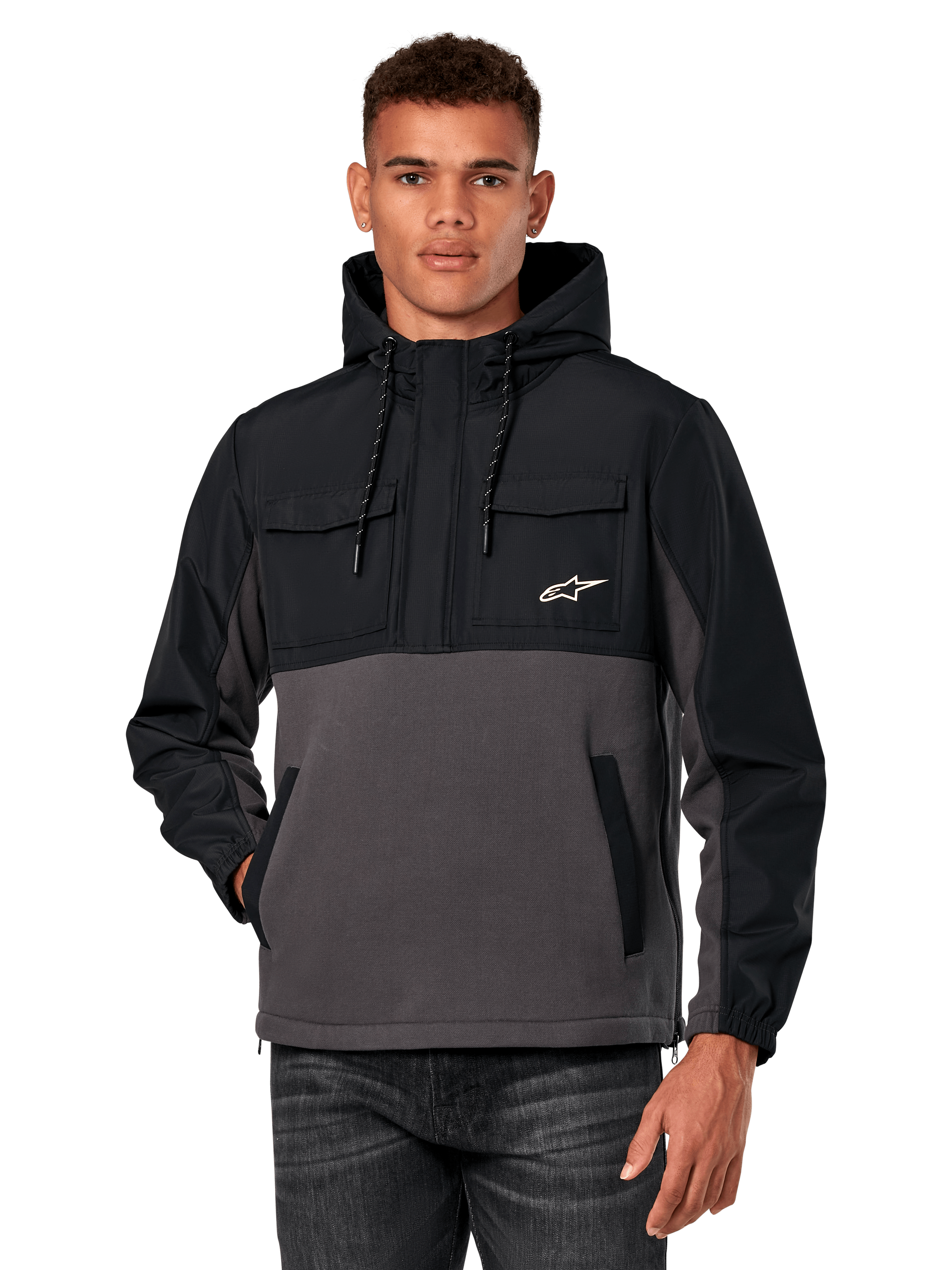 Alpinestars Juncture Hybrid Jacket, męska bluza z kapturem typu anorak, czarny i szary Gunmetal, dwukolorowy design z nakładkami ripstop i polarem płóciennym, kieszenie na piersi z białym logo gwiazdy i kaptur ze sznurkiem, codzienna odzież uliczna inspirowana sportami motorowymi