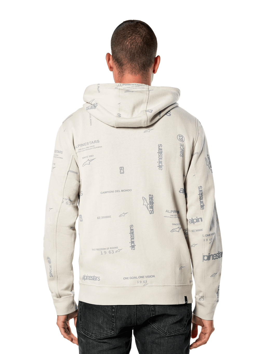 Alpinestars Plenitude Hoodie, widok z tyłu, kolor off-white z szarym nadrukiem na całej powierzchni przedstawiającym hasła i logo marki, codzienna odzież sportowa, ściągacze przy mankietach i na dole, bluza z kapturem do noszenia na co dzień