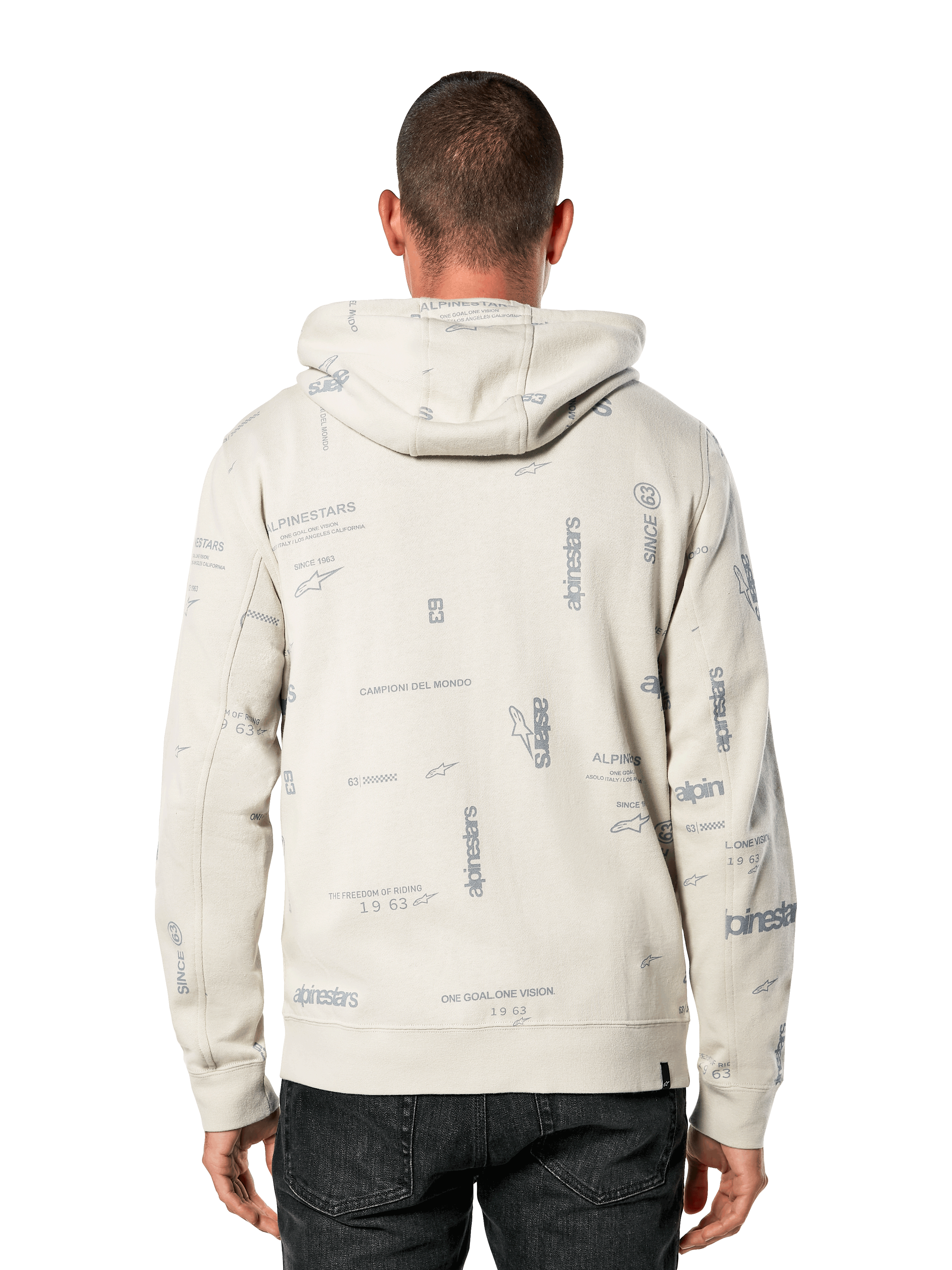 Alpinestars Plenitude Hoodie, widok z tyłu, kolor off-white z szarym nadrukiem na całej powierzchni przedstawiającym hasła i logo marki, codzienna odzież sportowa, ściągacze przy mankietach i na dole, bluza z kapturem do noszenia na co dzień