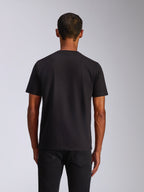 Alpinestars Ageless 2.0 CSF Tee, koszulka z krótkim rękawem, czarna, widok z tyłu na modelu, codzienna odzież streetwearowa w stylu motorsportowym