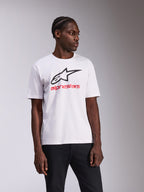 Alpinestars Always 2.0 CSF Tee, koszulka z krótkim rękawem, biała, czarne logo Alpinestars i czerwony napis, codzienna odzież sportowa w stylu motorsport
