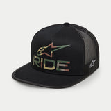 Alpinestars Ride 4.0 Camo Trucker Hat, czarna czapka typu trucker, logo RIDE i gwiazda z nadrukiem camo z przodu, czarna siateczka z tyłu, płaski daszek, biały haft z boku, nakrycie głowy inspirowane motorsportem