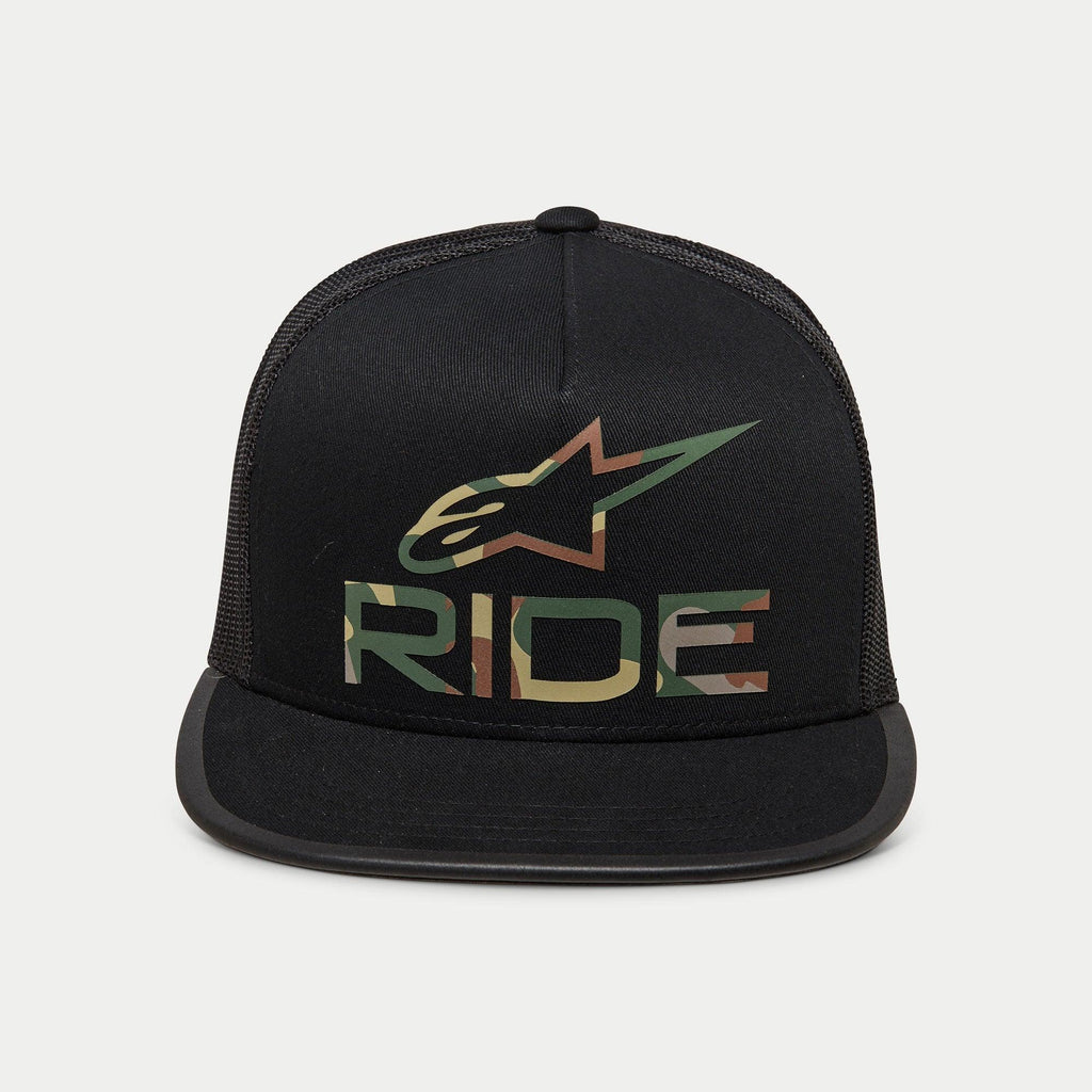 Alpinestars Ride 4.0 Camo Trucker Hat, czarna czapka z daszkiem typu trucker, logo i napis „RIDE” w motywie camo, usztywniona korona, płaski daszek, czarna siateczka z tyłu, sportowy styl