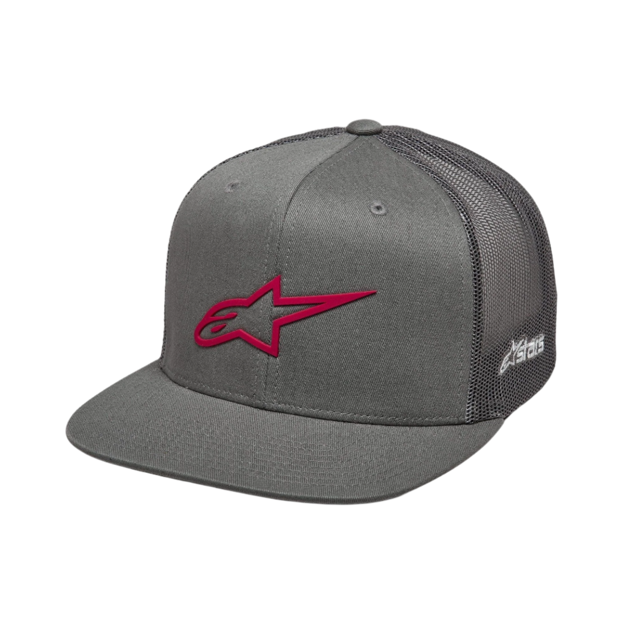 Alpinestars 3D Ageless Trucker Hat, szaro-czerwona, płaski daszek ze sztywną koroną, przód z tkaniny twill i tył z siatki, z wyraźnym czerwonym haftowanym logo 3D z przodu i białym logo z boku, codzienne nakrycie głowy w stylu motorsport