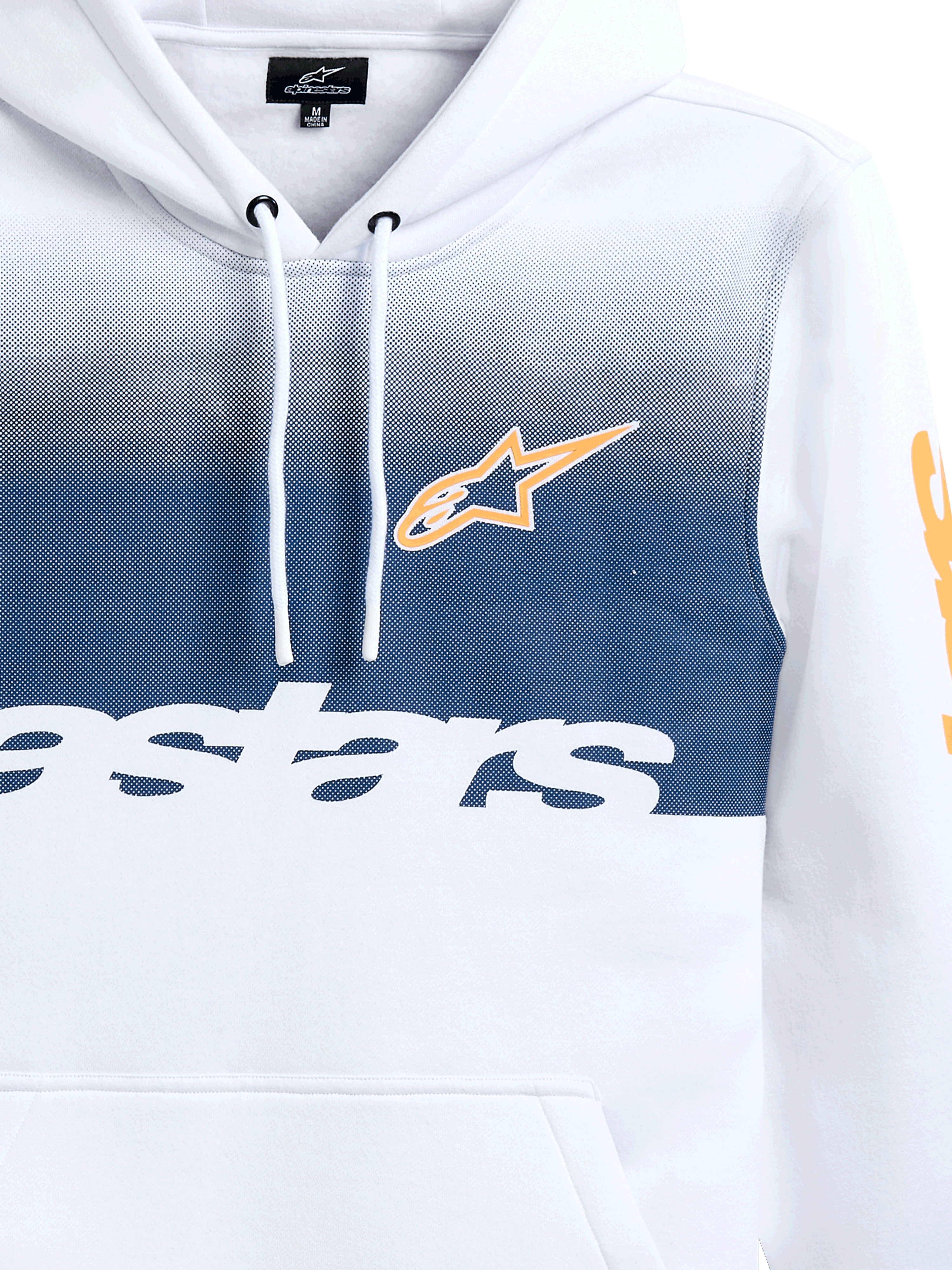 Alpinestars Specter Hoodie, biała z granatowym nadrukiem gradientowym, pomarańczowe logo gwiazdy Alpinestars i biały napis, codzienna bluza polarowa typu streetwear inspirowana sportami motorowymi, kaptur ze sznurkiem