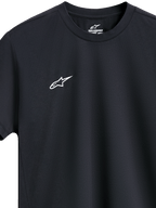 Alpinestars Point Performance Tee, koszulka sportowa z krótkim rękawem, czarna, małe białe logo na piersi, okrągły dekolt, zrównoważony design sportowy