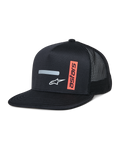 Alpinestars Alter Trucker Hat, czarna czapka typu trucker z usztywnioną koroną i płaskim daszkiem, oddychający tył z siateczki, z poziomym szarym odblaskowym paskiem, białym logo A-star i pionową pomarańczową grafiką astars, codzienna odzież streetwearowa inspirowana sportami motorowymi