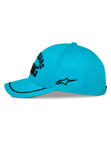 Alpinestars Luminary Hat, błękitna czapka z daszkiem Aqua Blue, widok z profilu, zakrzywiony daszek z czarną lamówką sutache, czarne haftowane logo z boku, usztywniona korona, codzienna odzież sportowa