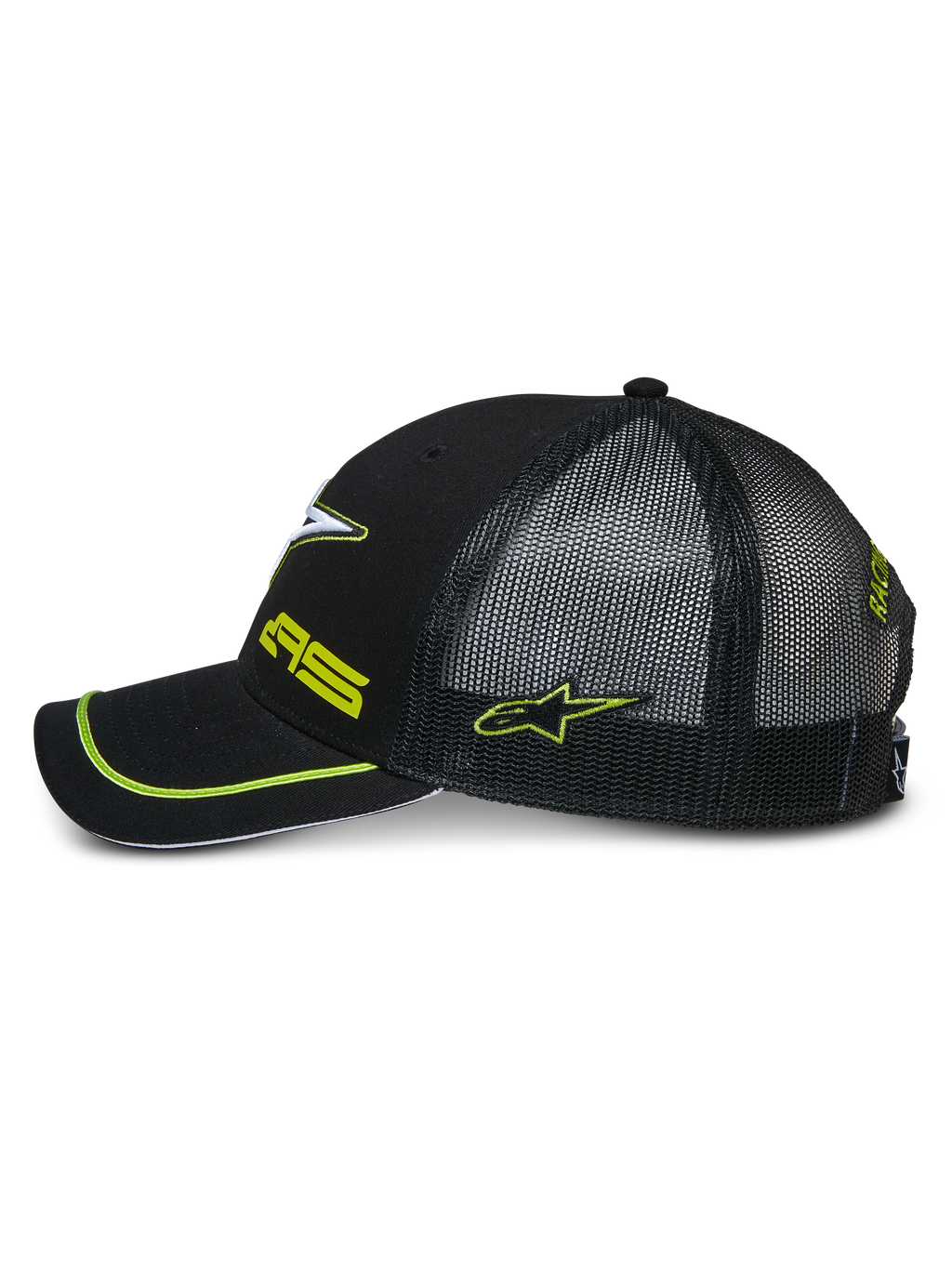 Alpinestars Exceed Trucker Hat, boczny profil czarnej czapki z daszkiem typu snapback, czarna siateczka z tyłu, zakrzywiony daszek z neonowo-zieloną lamówką, neonowo-zielone haftowane logo, codzienne nakrycie głowy w stylu motorsportowym