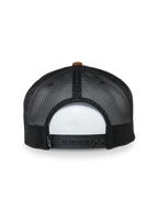 Czapka Alpinestars Mackinic Trucker Hat, widok z tyłu, czarne panele z siatki z brązowym guzikiem na górze, regulowane zapięcie snapback, casualowy dodatek sportowy