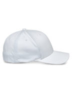 Alpinestars Share Hat, biała czapka z daszkiem, widok z boku, zakrzywiony daszek i usztywniona korona, materiał z elastycznego kepru, sportowe akcesorium