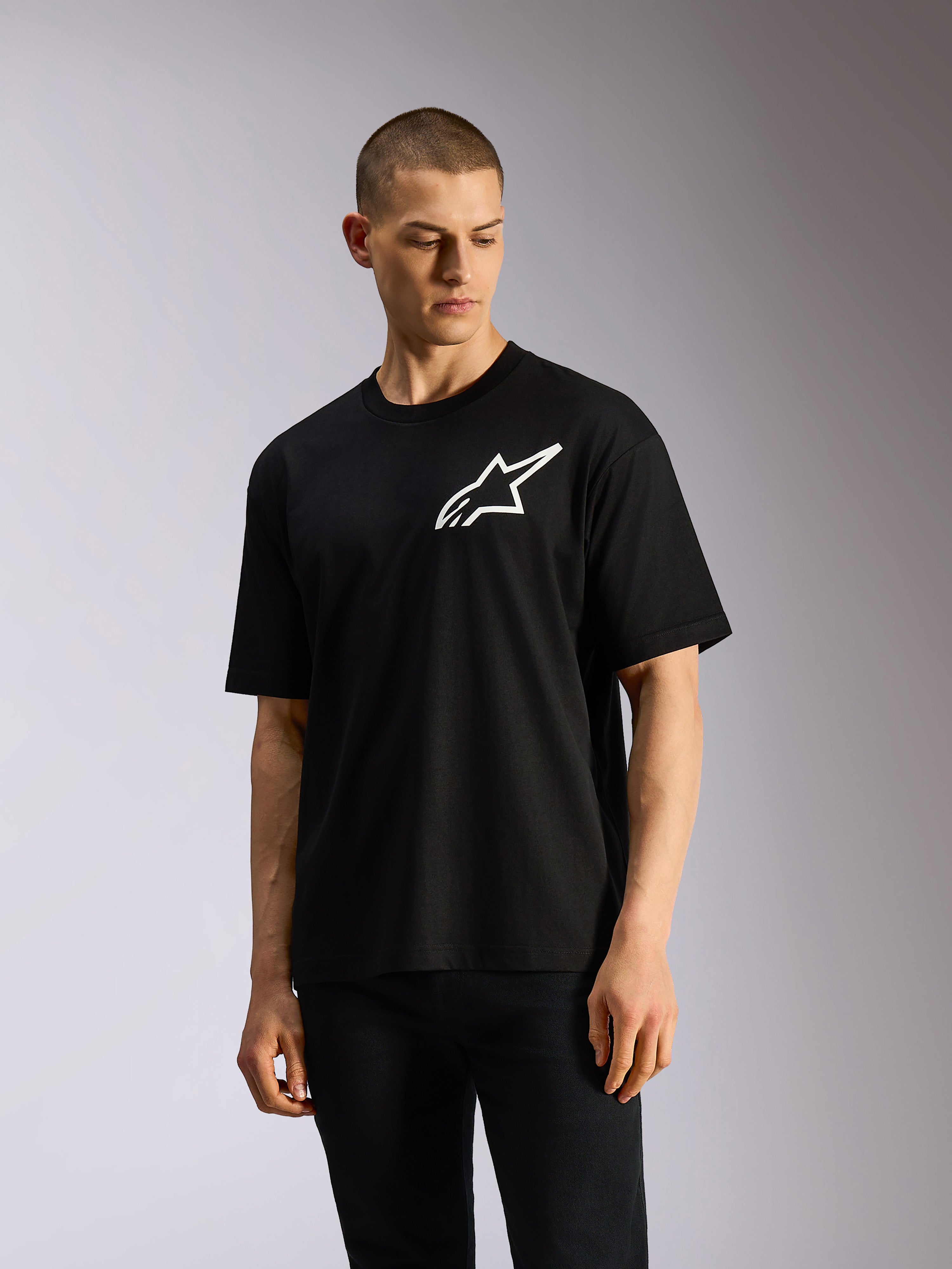 Alpinestars One Oversized CSF Tee, czarna koszulka z krótkim rękawem, białe logo Astars na piersi, krój oversized, codzienna odzież sportowa