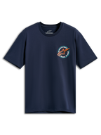 Alpinestars Aorbit CSF Tee, koszulka z krótkim rękawem, granatowa, okrągła grafika na piersi z pomarańczowym logo Astars i napisem „Always Fast Made to Last”, codzienna odzież sportowa