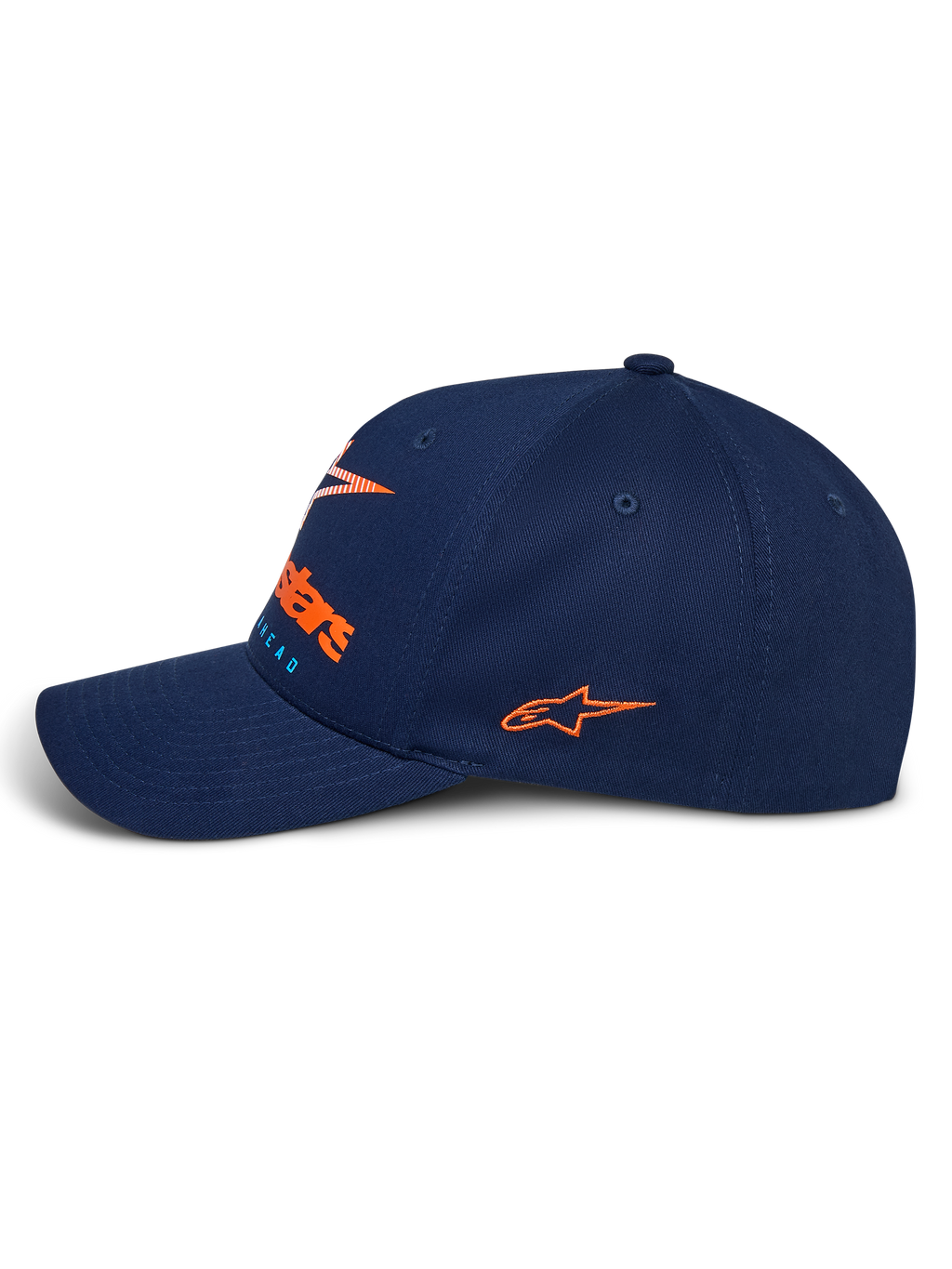Alpinestars Instinct Hat, granatowa czapka sportowa, widok z boku z zakrzywionym daszkiem, pomarańczowe haftowane logo z boku, przednie logo z pomarańczowym nadrukiem gradientowym, strukturalna korona z tkaniny twill