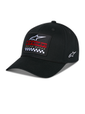 Alpinestars Matrix Snapback Hat, czarna czapka z daszkiem, zakrzywiony daszek i usztywniona korona, z przodu wielokolorowa haftowana naszywka z logo Alpinestars, czerwone elementy marki i wzór w szachownicę, z boku haftowane logo, codzienne nakrycie głowy motorsport