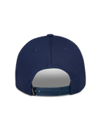 Czapka Alpinestars Trifecta Snapback, granatowa, widok z tyłu z regulowanym zapięciem typu snapback, mała czarna metka z logo, wytrzymały bawełniany twill, codzienna moda uliczna w stylu motorsport